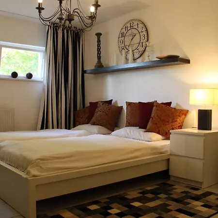 Ferienzimmer Strandnah Souterrain Homestay *
